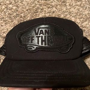 Vans all black snap back trucker hat